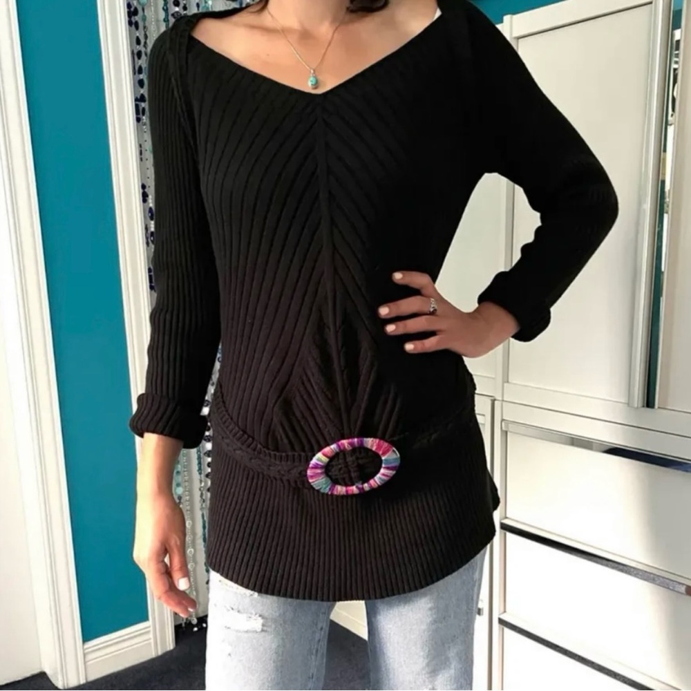 Long black rib-knitted sweater w/integrated belt & its  multicoloured buckle - Picture 2 of 13